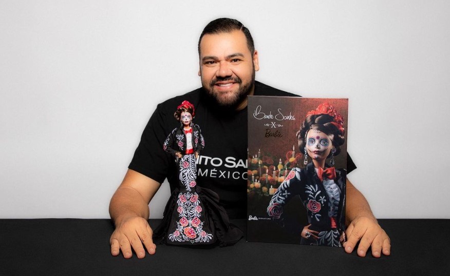 Benito Santos es el primer diseñador mexicano en vestir a Barbie